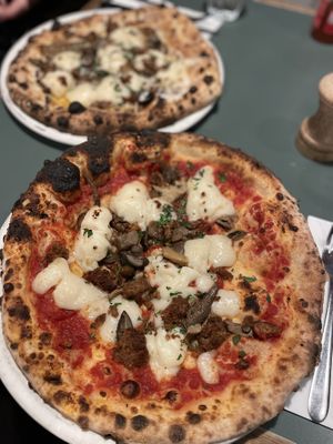   at Shop 225 Pizzeria in Pascoe Vale South