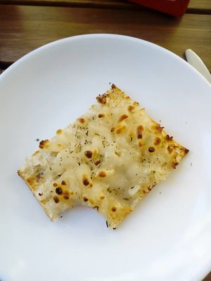 Vegan garlic and cheese bread. Wonderful! at Mano a Mano in Murcia