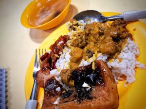 This is what i ate plus a free corn soup at Green Healthy Vegetarian 绿康素食 in Central Singapore