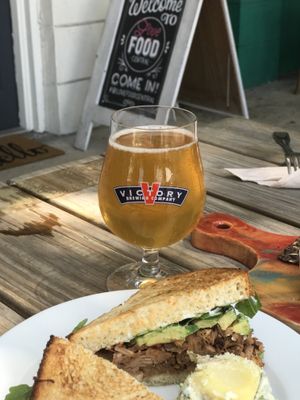 BBQ Jackfruit & Beer 🍺 👍😲 at Love Food Central in St Petersburg