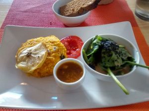 Main course: vegan rice + seaweed burger at Awa Viva - Biofood in Gran Canaria