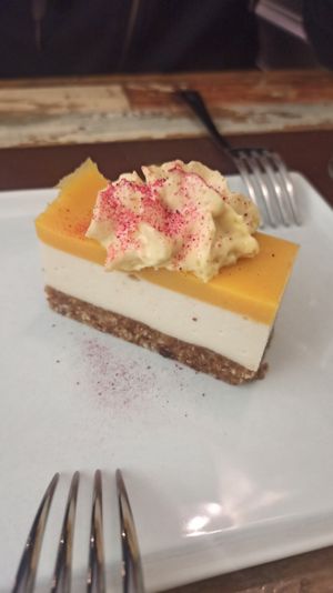 Torta crudista ai cachi at L'Orto Gia Salsamentario in Turin