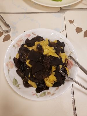 Black ear fungus with I believe pineapple!! Yumm at Jeoksubang - 적수방 in Seoul
