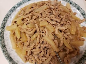 Yumm with stewed daikom at Jeoksubang - 적수방 in Seoul