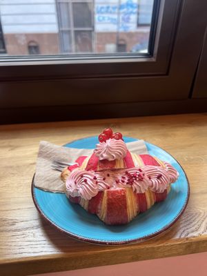 Soo good!!  at Zielony Talerz x Wegałki in Krakow