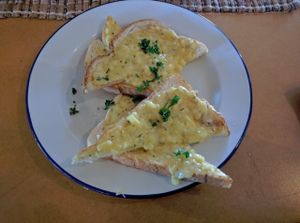 Cheesy Garlic Bread at Bonta Vera in Minmi