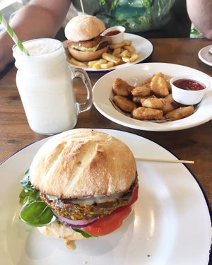 Great place to take non veggies! at Bonta Vera in Minmi