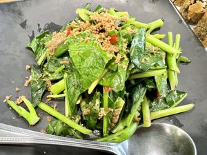 Thai Kale stir fried with salted fish - ผัดคะน้าปลาเค็ม #Veganuary at Veggie Chef in Bangkok