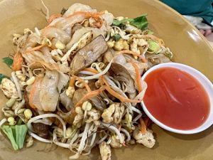 ก๋วยเตี๋ยวคั่วไก่  #Veganuary at Veggie Chef in Bangkok