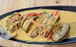 ฉู่ฉี่ปลาซาบะ Fish with curry sauce #Veganuary at Veggie Chef in Bangkok