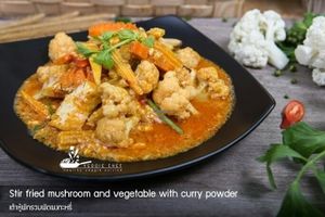 Stir fried mushroom and vegetable with curry powder at Veggie Chef in Bangkok