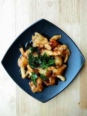 Batter-fried mushroom with sweet and tamarind sauce at Veggie Chef in Bangkok