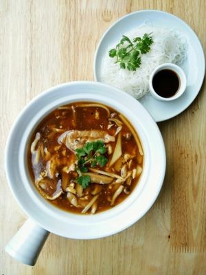 Braised vegan fish maw in red gravy at Veggie Chef in Bangkok