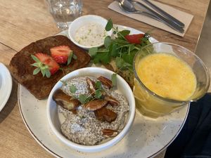 Brunch platter: good, especially the toast with homemade hummus  at SUE in Rotterdam