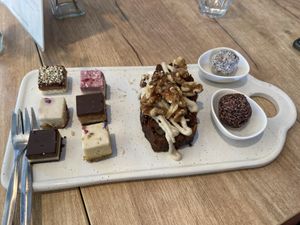 Sue proeverij (mix): very nice! I especially liked the fruity cakes (lavender/lemon, raspberry cheesecake and strawberry/coconut) at SUE in Rotterdam