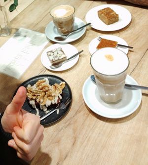Hot chocolate, Latte & some cakes 🍰 at SUE in Rotterdam