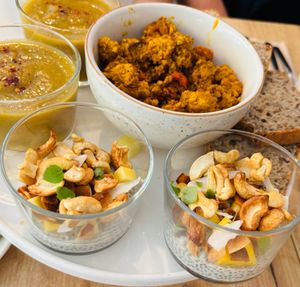 We hadden gekozen voor de High Tea. Hartige hapjes en een zoete ronde. at SUE in Rotterdam