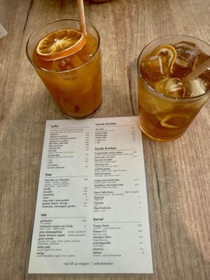Rooibos ijsthee & fresh lemongrass lemonade   at SUE in Rotterdam