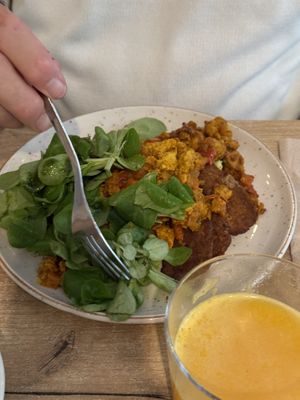 Tofu eggs and tempeh bacon  at SUE in Rotterdam