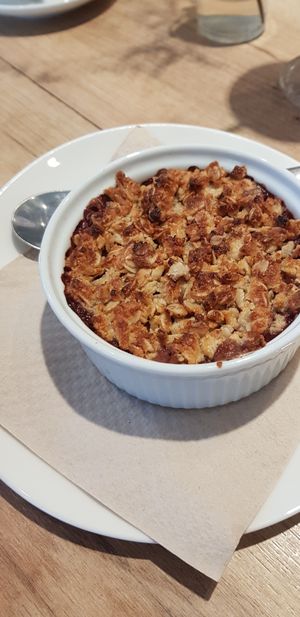 Rhubarb crumble at SUE in Rotterdam