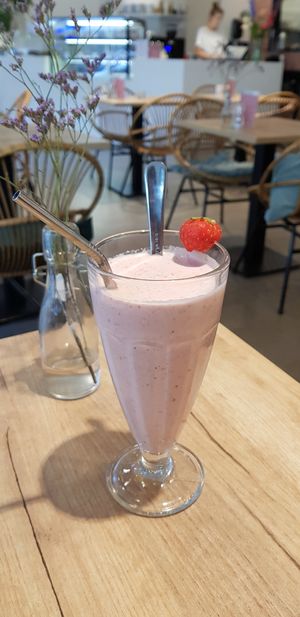 Pink milkshake at SUE in Rotterdam
