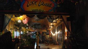 Lost Lounge offers its guests an exploration of the divine. A special place where time ceases to exist and worldly cares dissolve.
We are honoured to be your guides!
Lost Lounge is proud to offer freshly cooked, clean and wholesome vegetarian foods at Lost Lounge in Chiang Mai