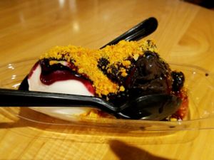 vegan sundae at Milkjam Creamery in Minneapolis