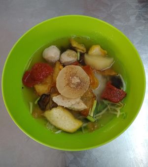 Tasty noodle soup at Kuan imm ar-Harn-jay in Muang