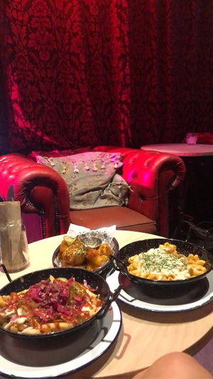 Cauliflower wings, mac and cheese, fries at Lucky Pig - Paradise Palms in Edinburgh