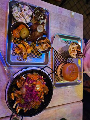 Excellent meal again 3 years since our last visit from London.  Service was great and friendly. Knowledgeable staff to help with picking items on the menu. Fab little place with gr at Lucky Pig - Paradise Palms in Edinburgh