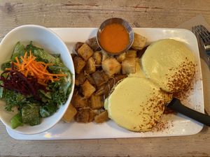 Eggs Benedicts from MeeT in Gastown, Vancouver. Delicious. Very friendly staff 👍🏼👍🏼  at MeeT in Gastown in Vancouver