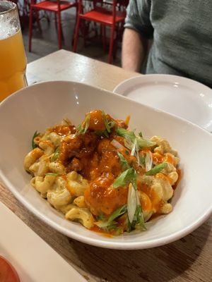 Buffalo cauliflower mac n cheese   at MeeT in Gastown in Vancouver