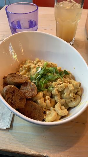 Mac n Cheese with Italian sausages at MeeT in Gastown in Vancouver