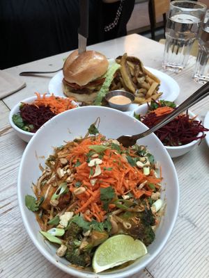 Noodle-y Thai at MeeT in Gastown in Vancouver