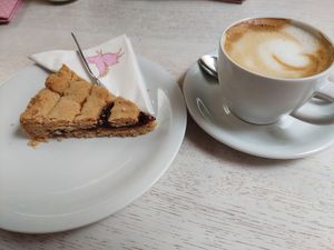 "Linzer Schnitte" (nuts, almonds, currant) - a bit dry for my taste (4€) at Cafe Glück in Fulda