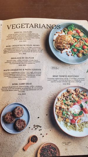 Veg options at Mundo Verde in Medellin