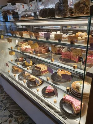 Shelves 1 and 2 are vegan 🌱 at Holigans in Vilnius