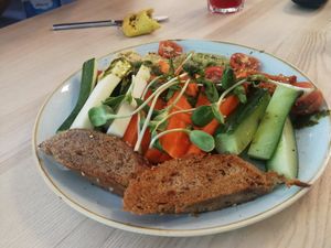 Vegetable plate at Holigans in Vilnius