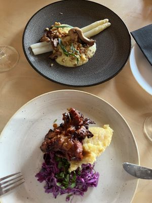 Asparagus ; crispy whiskey-oyster mushroom with “hot lightning” (mashed potato with apple)   at Cafe De Ceuvel in Amsterdam