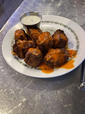 Vegan wings with ranch at Este Pizza in Park City