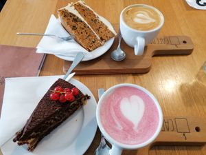 Carrot Cake & Cappuccino, Zebra Torte & Pink Latte at Cafe DA in Stuttgart