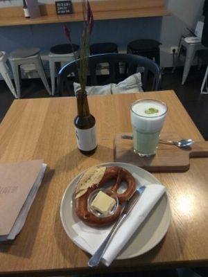Matcha brezel brekkie at Cafe DA in Stuttgart