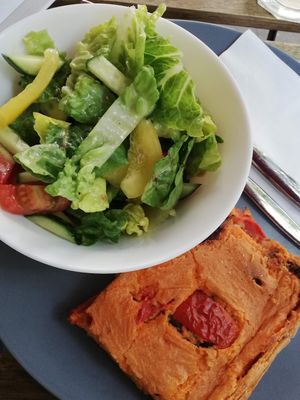 Vegane Tomaten Quiche   at Cafe DA in Stuttgart
