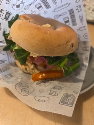 Hummus-Bagel at Bajgle Krola Jana in Szczecin