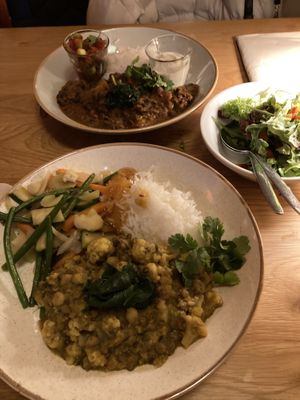 Vegan Brazillian feijoada and and vegan califlower lentil dahl with chutney at Eetcafe Ceramique in Maastricht