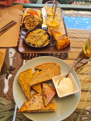 Mixed starter plate at Samelo Veg in Tenerife