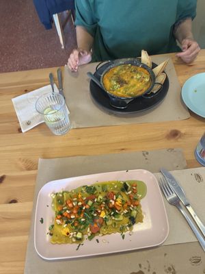 Ravioli and vegan cheese with spinach   at Samelo Veg in Tenerife