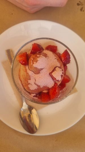 Strawberry tiramisu at Samelo Veg in Tenerife