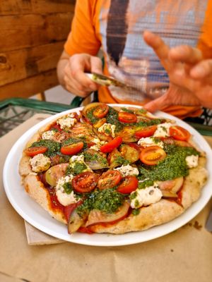Vegan burrata pizza with pesto at Samelo Veg in Tenerife
