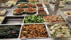Minder vegetarian dishes at Minder Vegetarian 明德素食 - Banqiao Station in New Taipei City